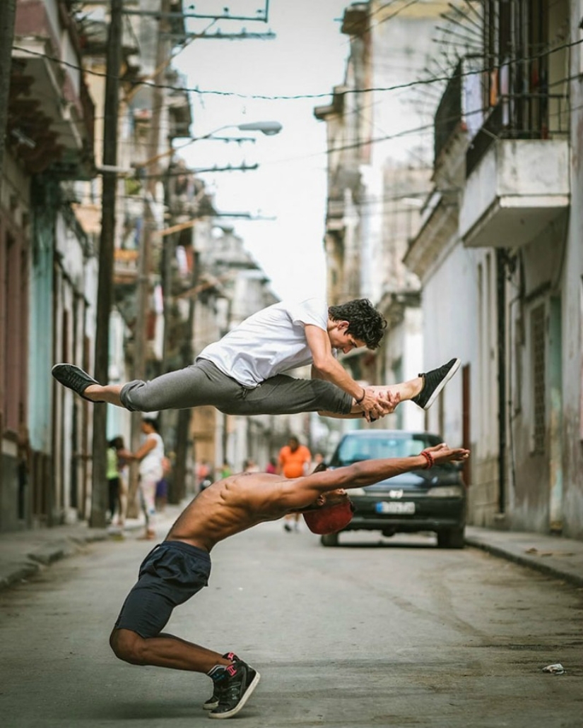 Cuban passion and Russian Ballet School: street shots of dancers Cuban passion and Russian Ballet School: street shots of dancers