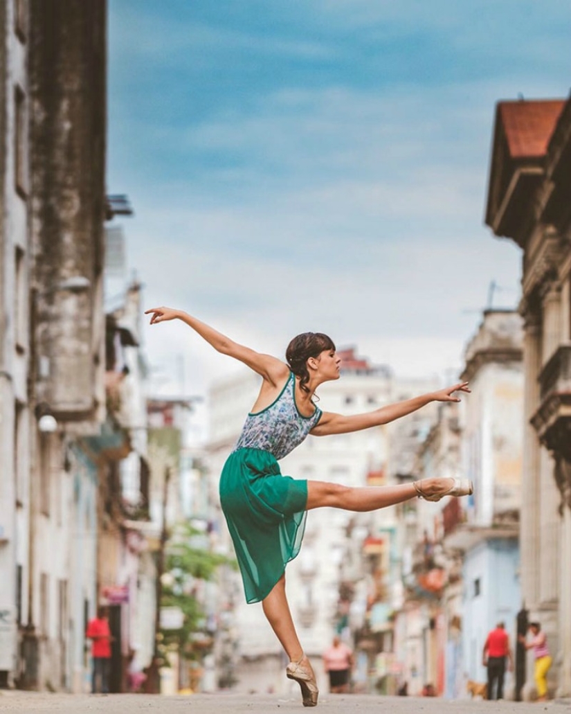 Cuban passion and Russian Ballet School: street shots of dancers Cuban passion and Russian Ballet School: street shots of dancers