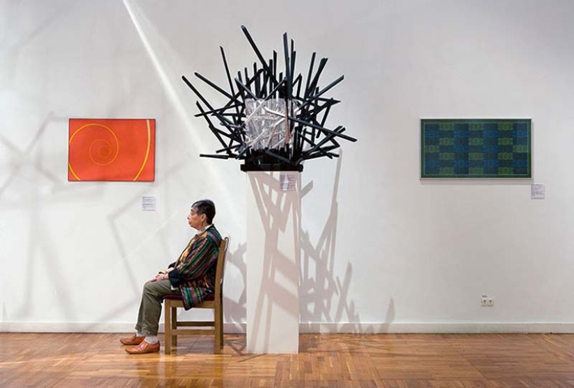 Curiosa serie fotográfica " Cuidadores de Museos Rusos» Curiosa serie fotográfica " Cuidadores de Museos Rusos»