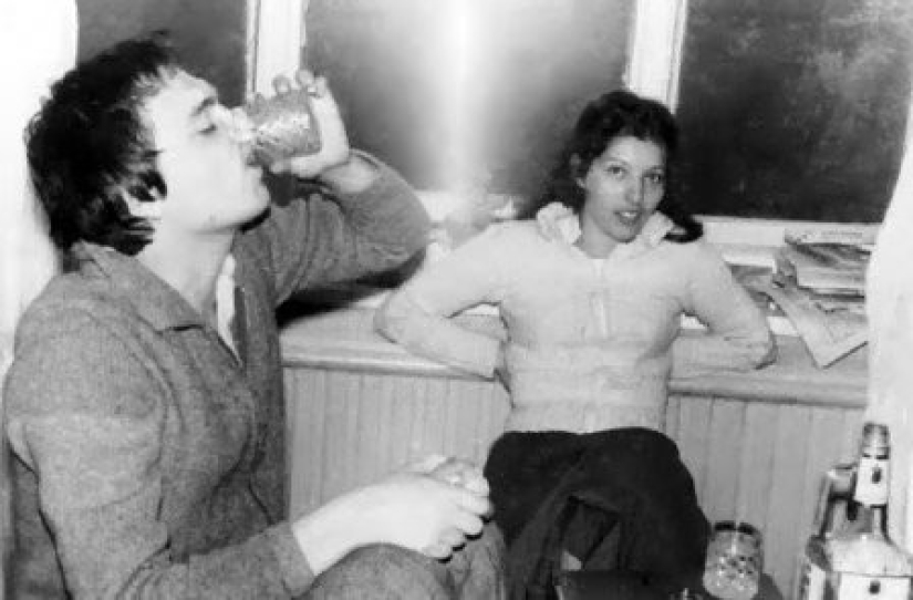 Dad — a glass of port wine: how and what Russian rock stars drank Dad — a glass of port wine: how and what Russian rock stars drank