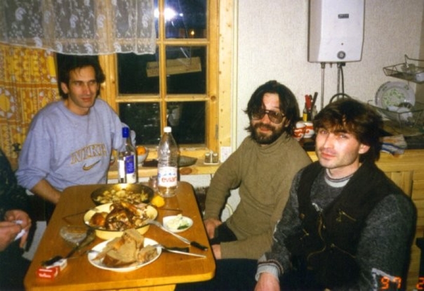 Dad — a glass of port wine: how and what Russian rock stars drank Dad — a glass of port wine: how and what Russian rock stars drank