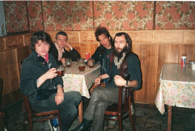 Dad — a glass of port wine: how and what Russian rock stars drank Dad — a glass of port wine: how and what Russian rock stars drank