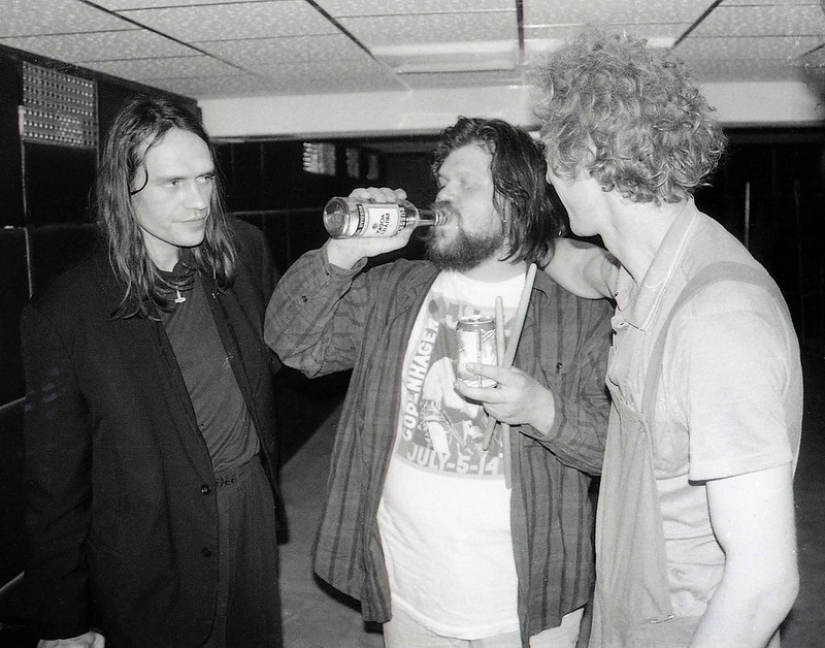 Dad — a glass of port wine: how and what Russian rock stars drank Dad — a glass of port wine: how and what Russian rock stars drank