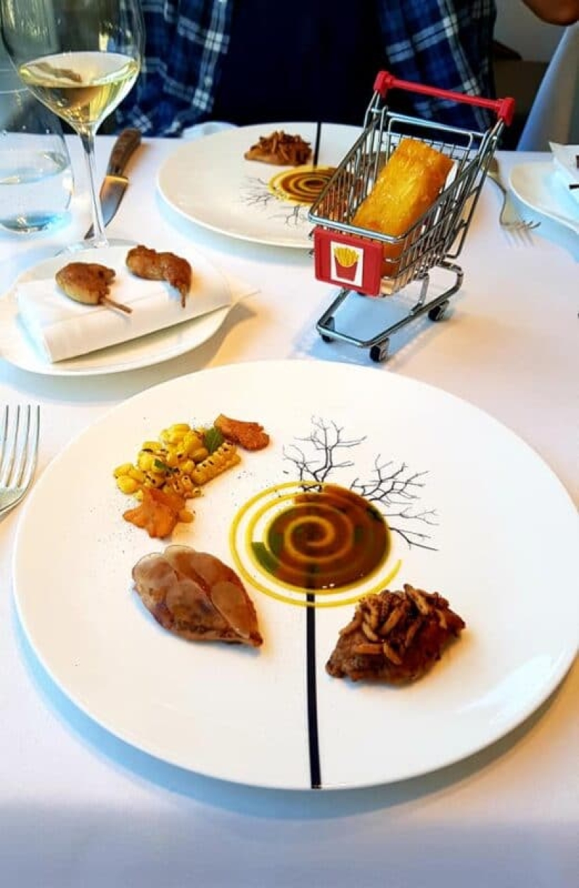 "¡Dame un plato!": 22 de los ejemplos más locos de servir platos "¡Dame un plato!": 22 de los ejemplos más locos de servir platos