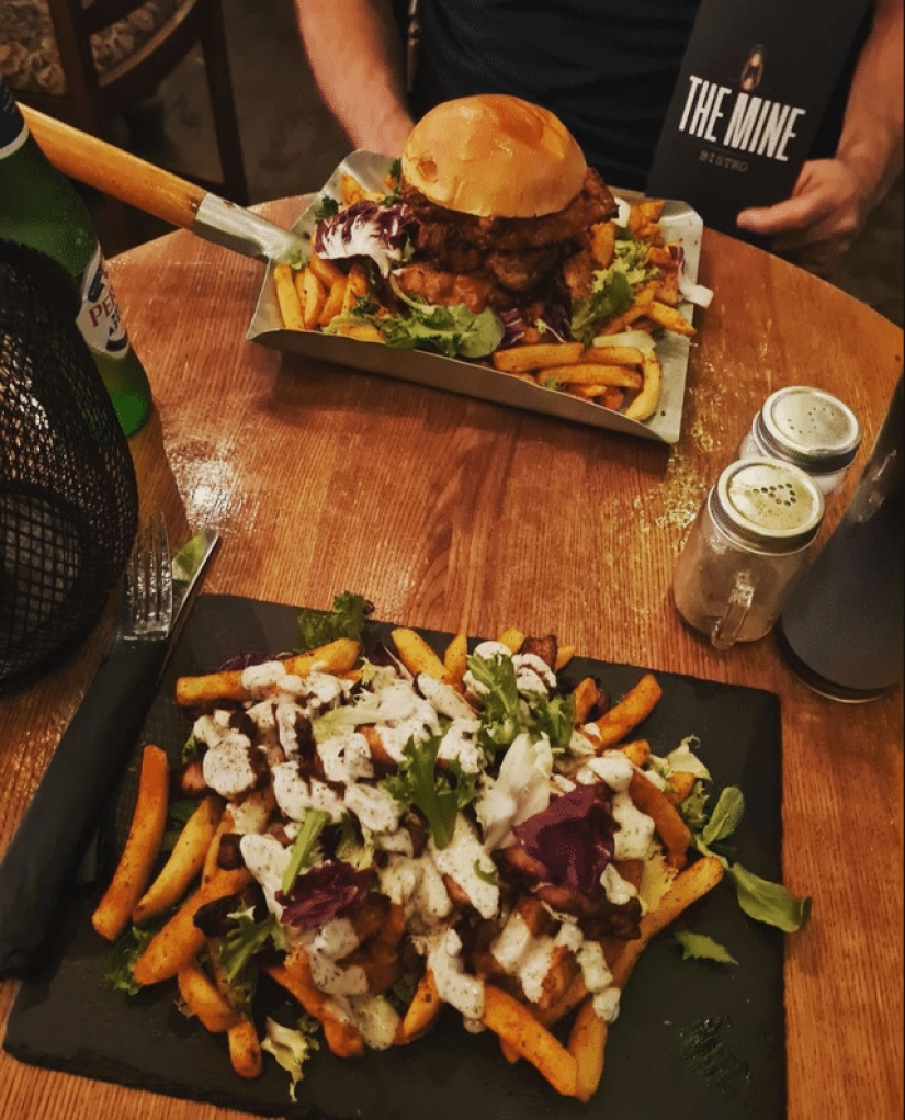 "¡Dame un plato!": 22 de los ejemplos más locos de servir platos "¡Dame un plato!": 22 de los ejemplos más locos de servir platos