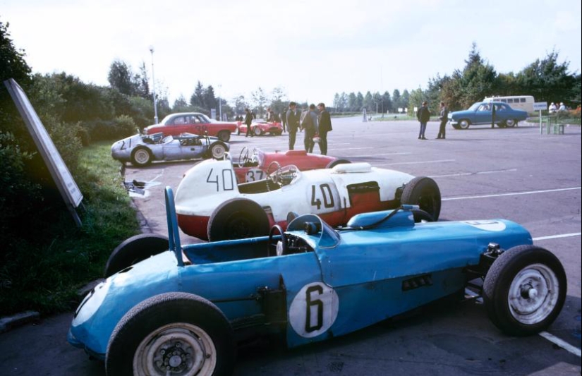 Dar sobre el plan: Soviética de la juventud de los años 60 Dar sobre el plan: Soviética de la juventud de los años 60