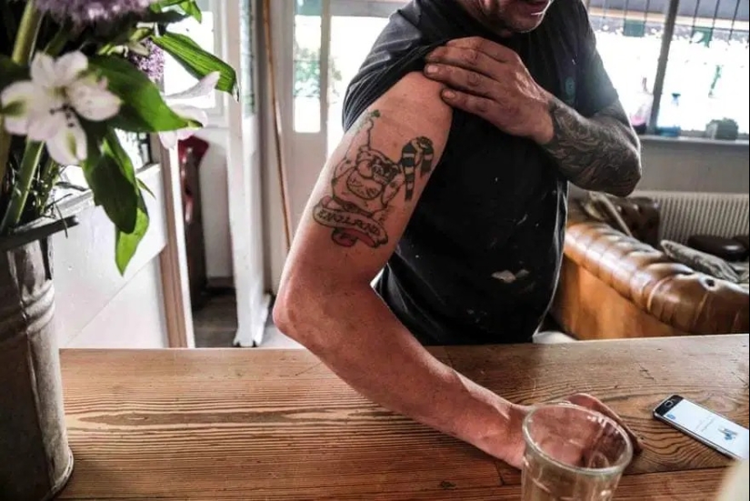 Dark deeds: fotos atrevidas de la vida nocturna en los lugares sórdidos de Londres Dark deeds: fotos atrevidas de la vida nocturna en los lugares sórdidos de Londres