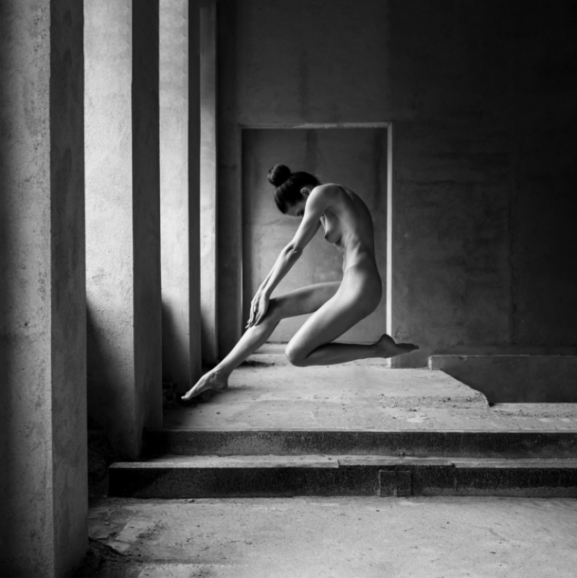 Dark fantasies in nude style from photographer Gobotoru