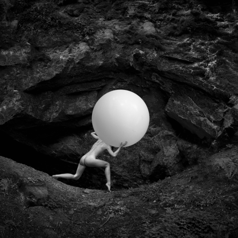 Dark fantasies in nude style from photographer Gobotoru