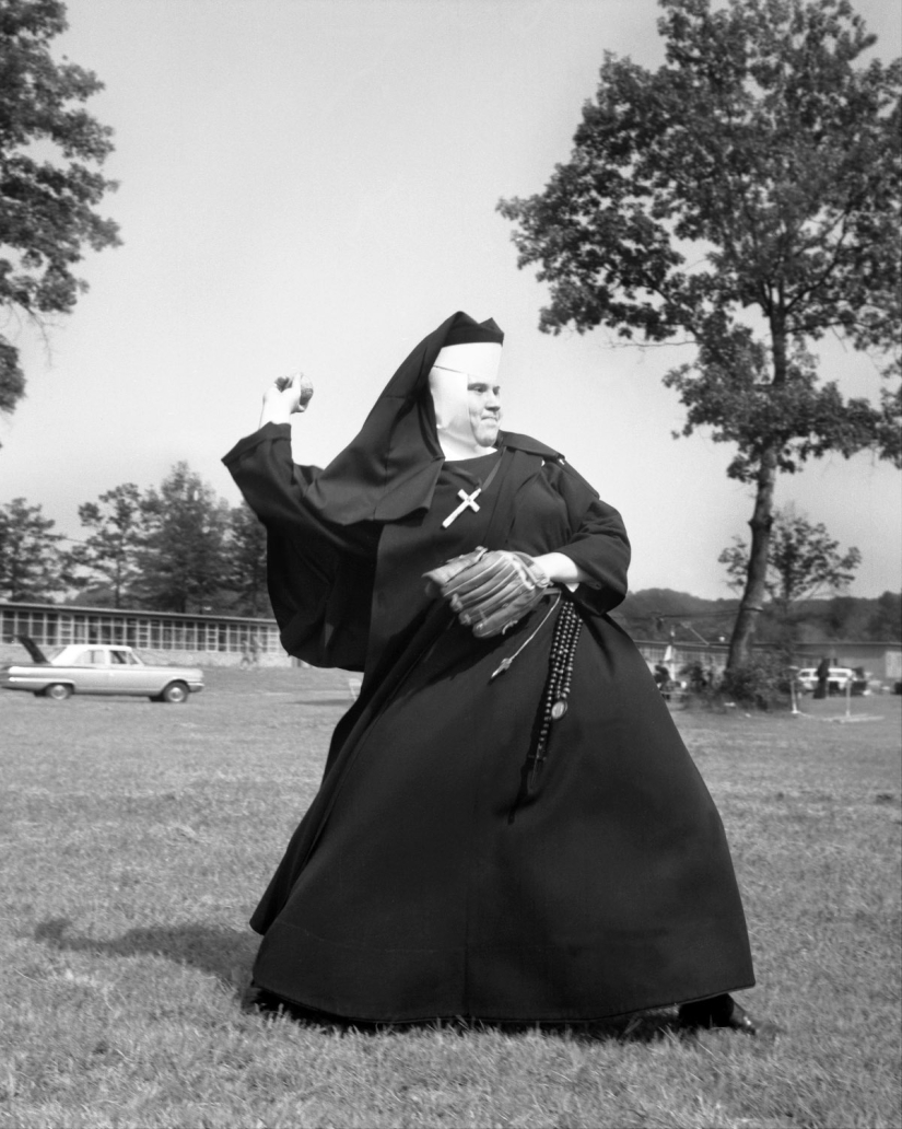 De la cruz. Rezar. Diviértete De la cruz. Rezar. Diviértete