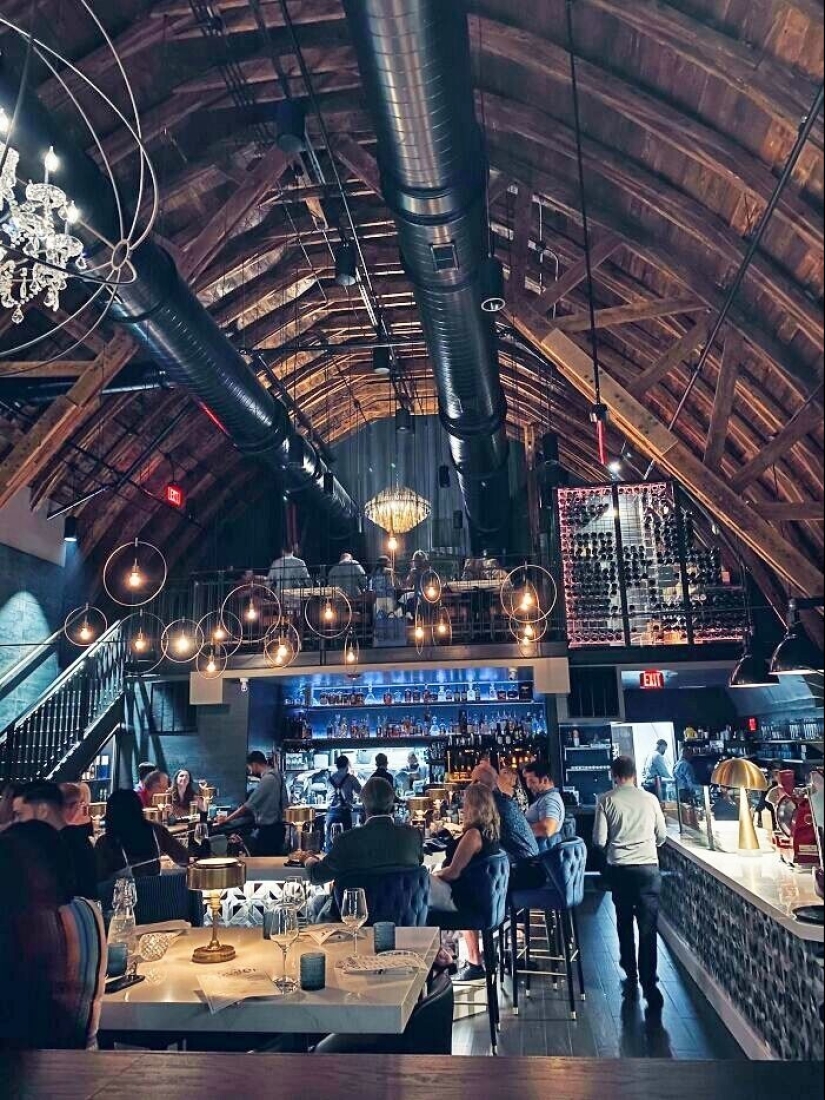 De viejos muros a nuevos propósitos: 27 ejemplos de transformación de edificios y espacios