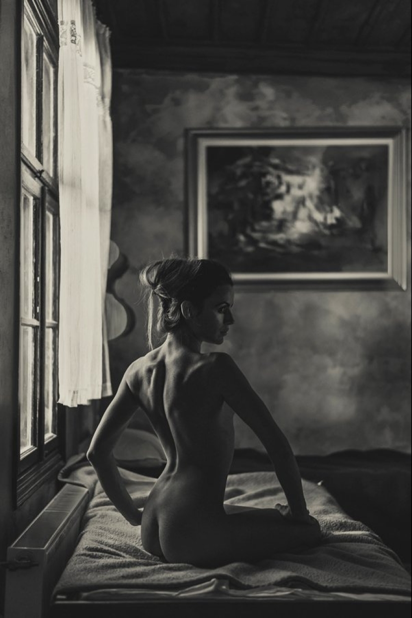 Delicate erotic works by Bulgarian photographer Kalynsky