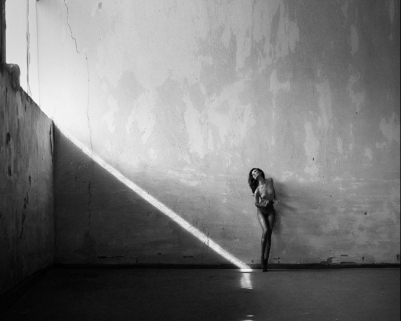 Delicate erotic works by Bulgarian photographer Kalynsky