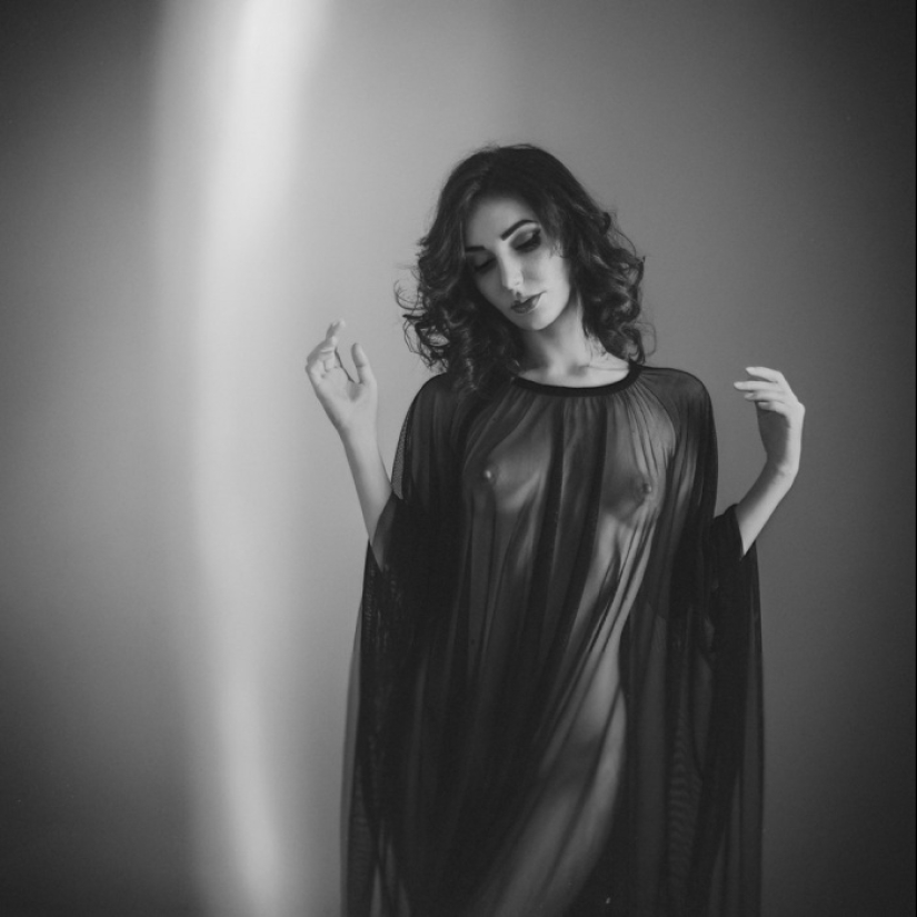 Delicate erotic works by Bulgarian photographer Kalynsky