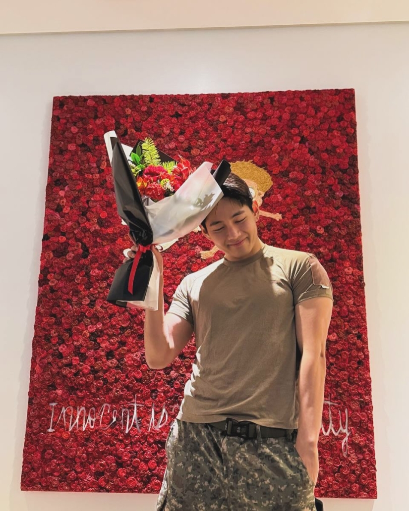 Dentro de los diarios de entrenamiento militar de BTS V, también conocido como "Sargento" Kim Taehyung