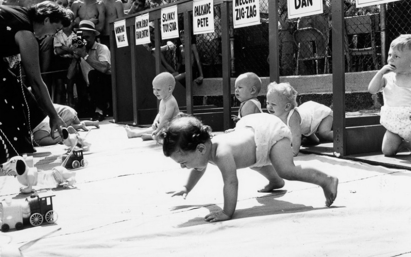 Derby en pañales: cómo eran las carreras retro de bebés gateando Derby en pañales: cómo eran las carreras retro de bebés gateando