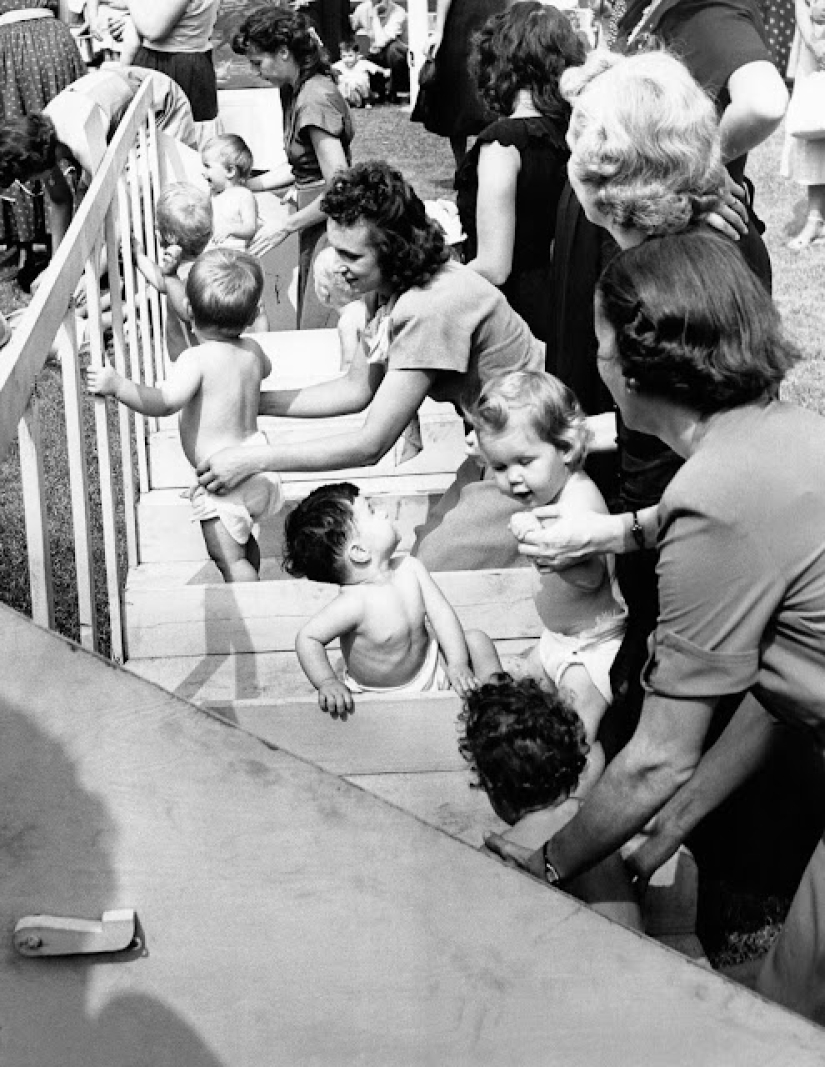 Derby in diapers: how were the retro races of crawling babies Derby in diapers: how were the retro races of crawling babies