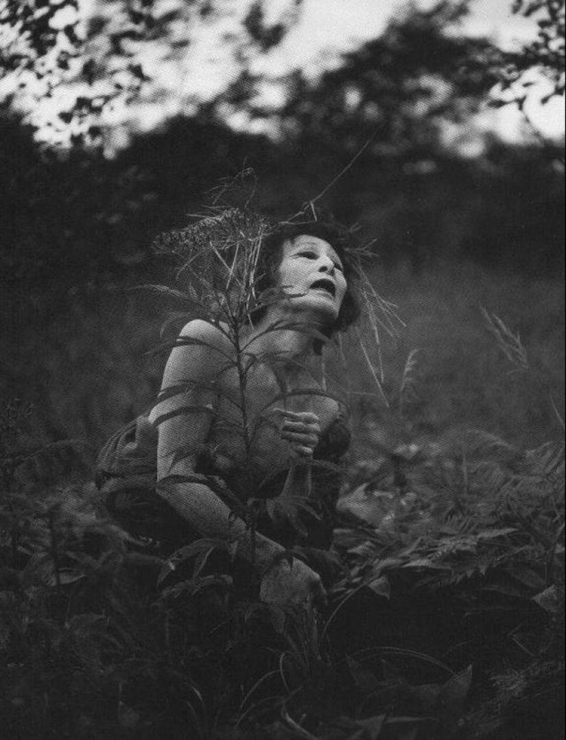 Desnudo surrealista de un fotógrafo japonés