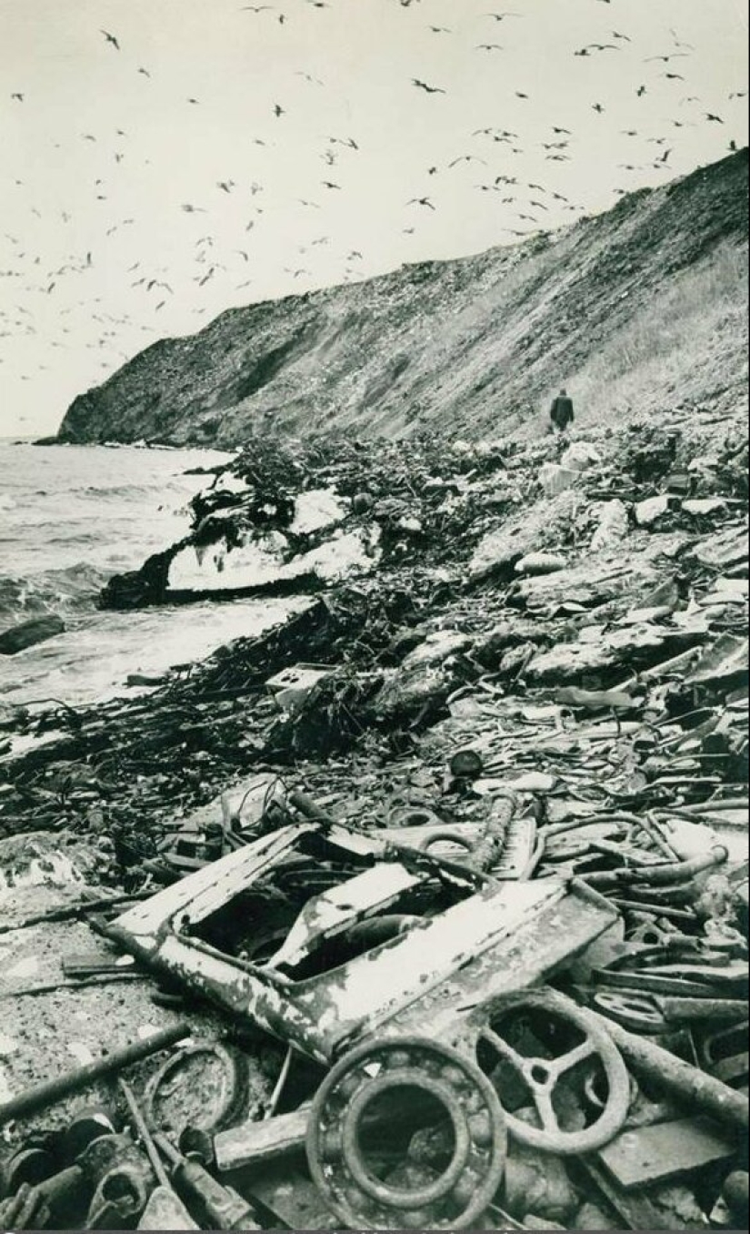 Destruction and disassembly: the Russian province in the dashing 90s Destruction and disassembly: the Russian province in the dashing 90s