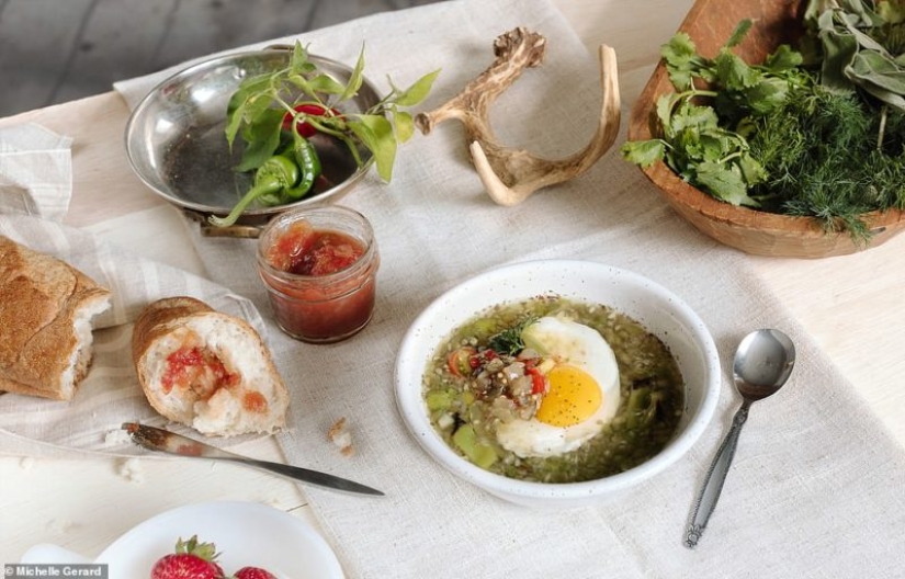 Diet genius: the photographer has reproduced the favorite dishes of famous creative people