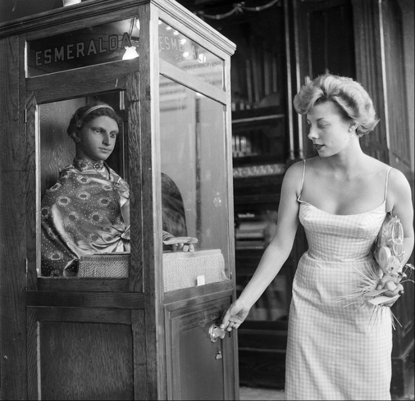 Disneyland en su día de apertura en 1955 Disneyland en su día de apertura en 1955