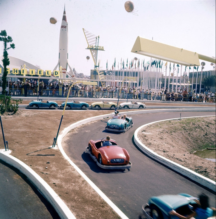 Disneyland on its opening day in 1955 Disneyland on its opening day in 1955
