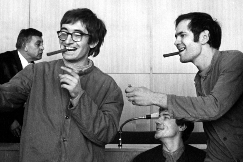 "Disparar y tener sexo son la misma cosa...", o lo que querían los revolucionarios de la nueva formación de la RAF "Disparar y tener sexo son la misma cosa...", o lo que querían los revolucionarios de la nueva formación de la RAF