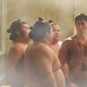 Don't let the tip, don't cut in line, don't point your finger: what not to do in Japan, so as not to offend local