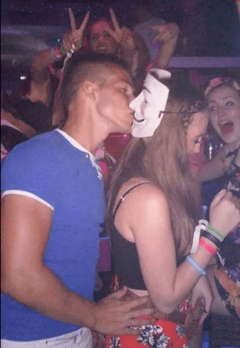 Don't pour Saturn anymore! 22 times when alcohol led to awkward situations