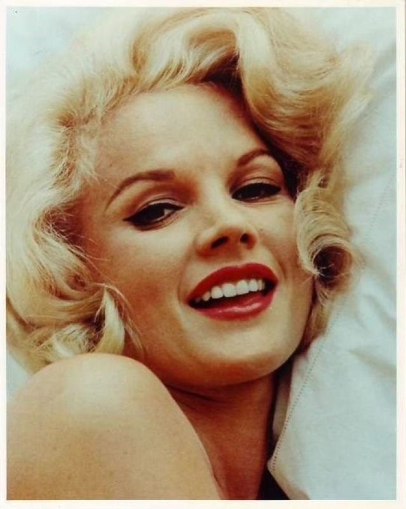 "¡Doy 150 vacas por esta muñeca!". Increíble juego de fotos vintage de Carroll Baker "¡Doy 150 vacas por esta muñeca!". Increíble juego de fotos vintage de Carroll Baker