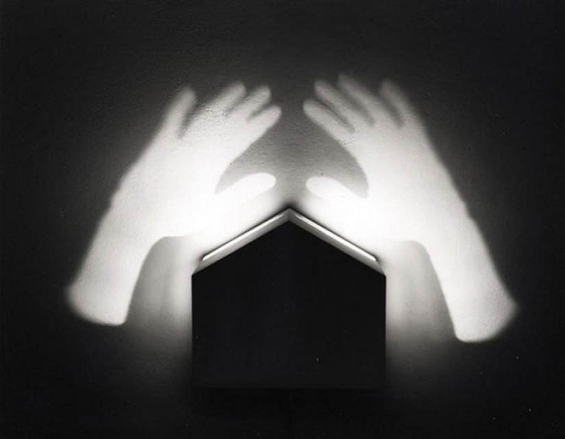 El artista que pinta con sombras El artista que pinta con sombras