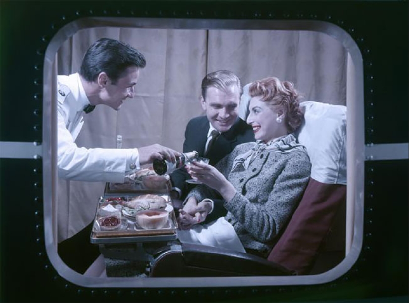 El desayuno en la cama: ¿cómo fue la primera clase de Air France de la aerolínea en 1957 El desayuno en la cama: ¿cómo fue la primera clase de Air France de la aerolínea en 1957