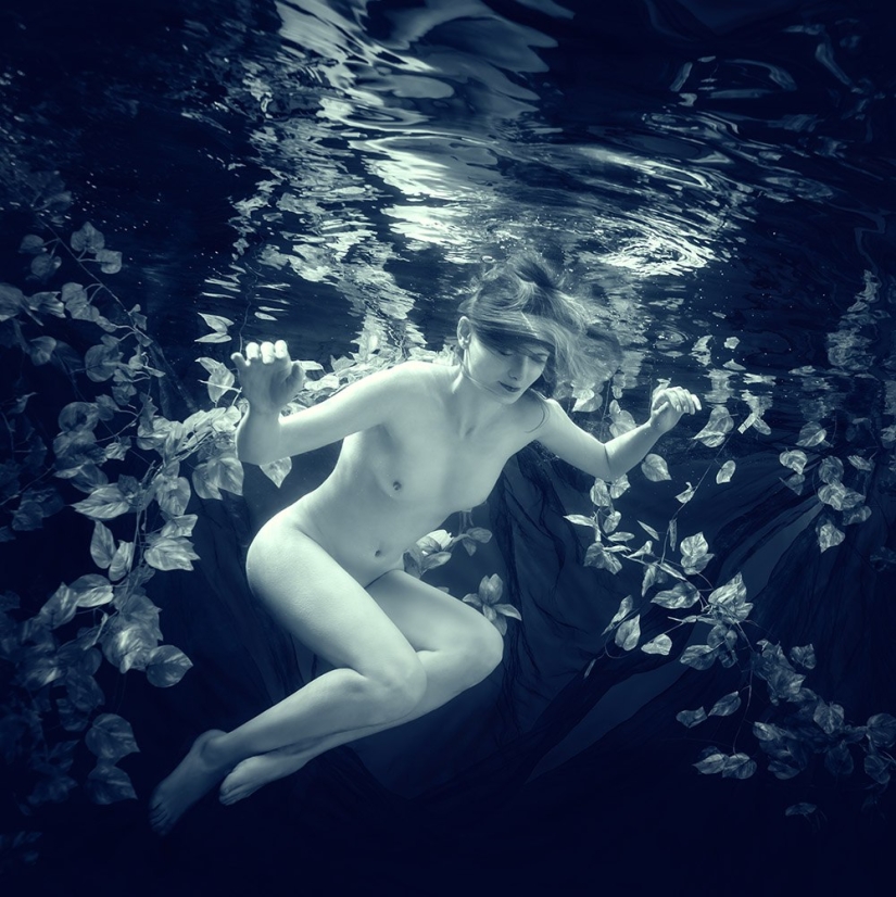 El elemento agua y la belleza del cuerpo femenino en las fotografías de Dmitry Laudin