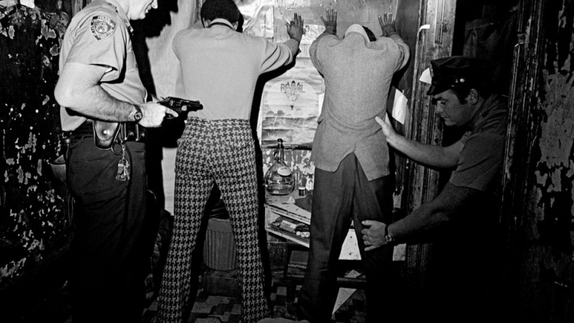 El Epítome de la Estupidez: La Historia de un Capo de la Droga de Nueva York llamado Mr. Intocable El Epítome de la Estupidez: La Historia de un Capo de la Droga de Nueva York llamado Mr. Intocable