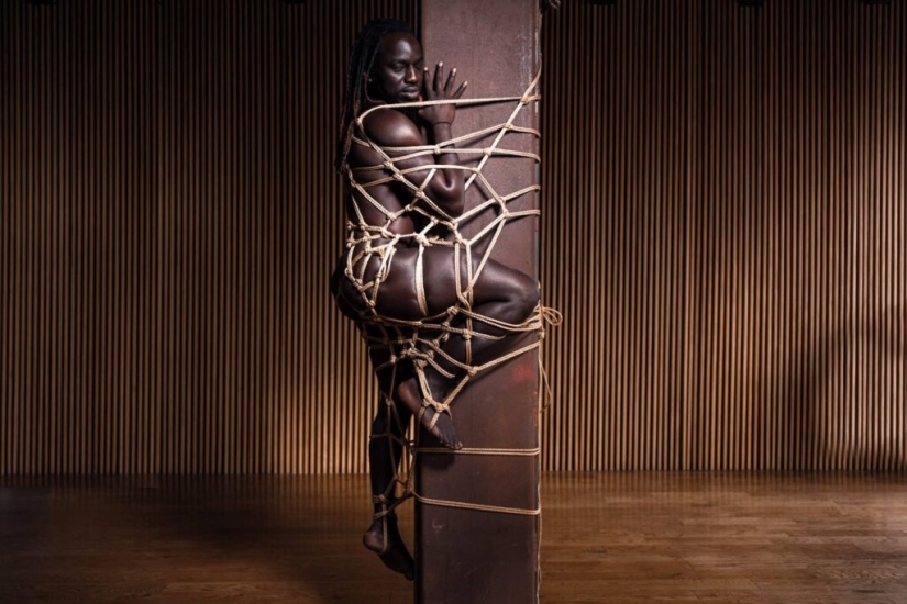 El fotógrafo El Arcángel Sucio y su Shibari en las calles de Nueva York: Cuando el arte revela la libertad