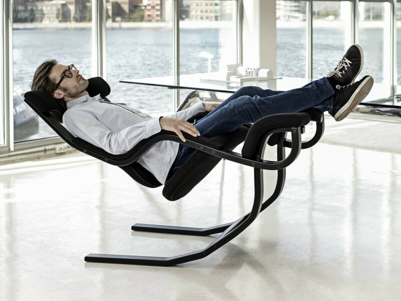 El genio ergonómico Peter Opsvik y sus increíbles muebles