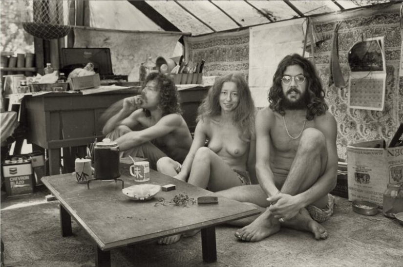 El hippie camp Taylor campamento — un lugar utópico sin preocupaciones, el mal y la ropa