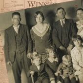 El inquietante secreto de la fotografía familiar de Lawson