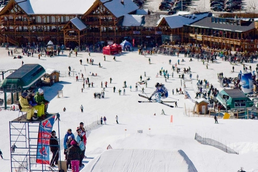 El lago Louise es un lugar extraordinariamente hermoso