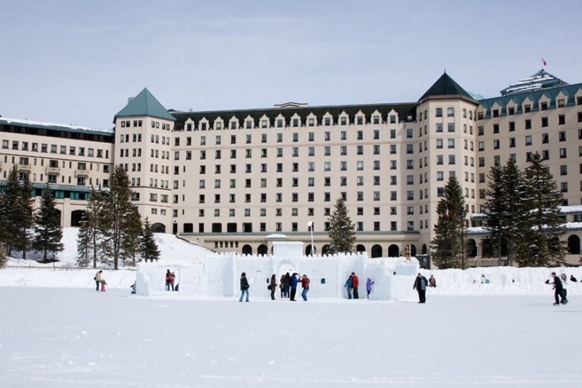 El lago Louise es un lugar extraordinariamente hermoso
