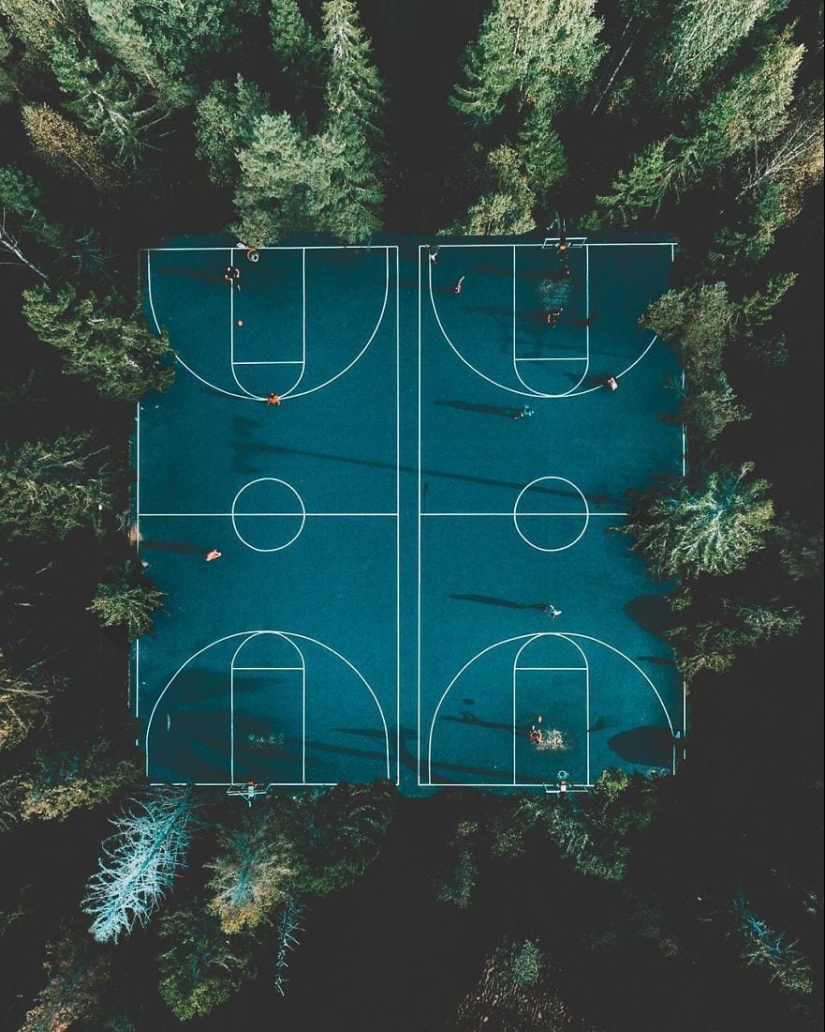 El mundo de la fantasía y el surrealismo en los increíbles collages de Rama Krishna Mukti Adi