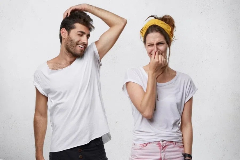 El olor de un hombre: los científicos han descubierto que las mujeres identifican a los solteros por el olor El olor de un hombre: los científicos han descubierto que las mujeres identifican a los solteros por el olor