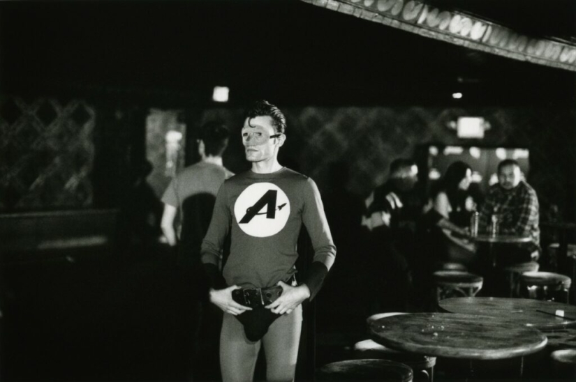 Elmo Tide: The True Stories of an Anonymous Street Photography Genius Elmo Tide: The True Stories of an Anonymous Street Photography Genius