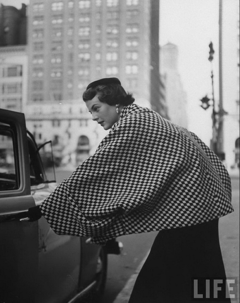 Elusive femininity by photographer Nina Lin Elusive femininity by photographer Nina Lin