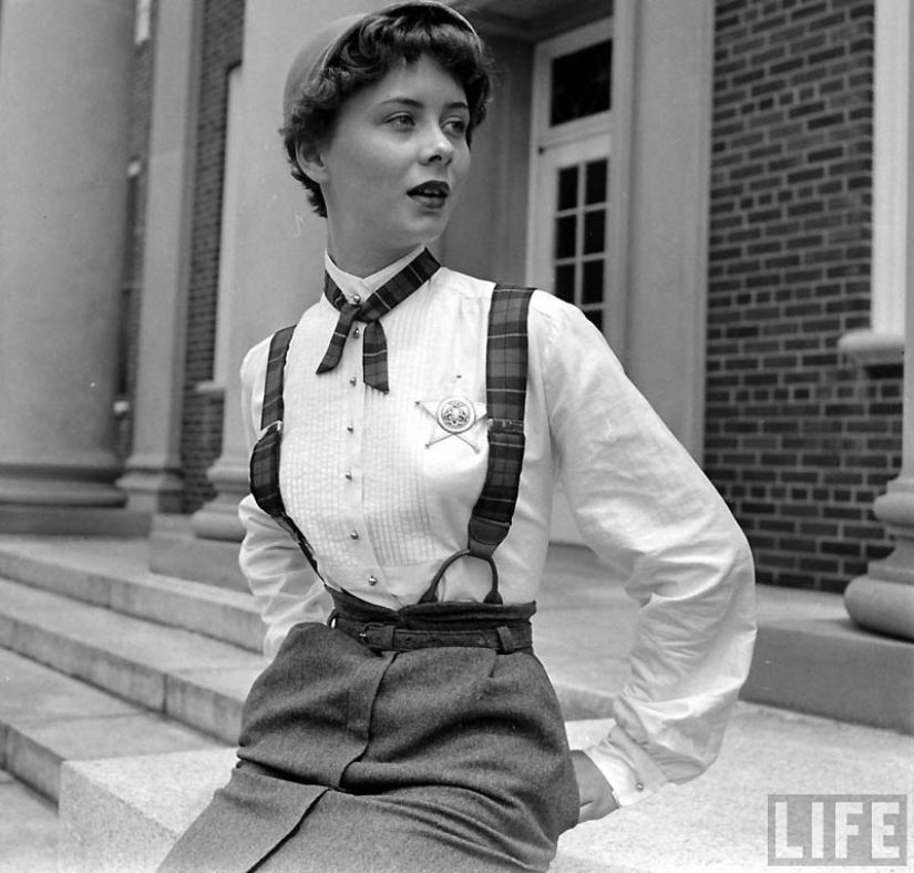 Elusive femininity by photographer Nina Lin Elusive femininity by photographer Nina Lin