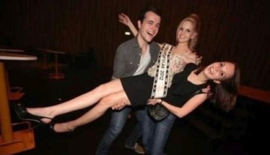 En estas imágenes suceden algunas cosas locas hasta que las miras más de cerca. En estas imágenes suceden algunas cosas locas hasta que las miras más de cerca.