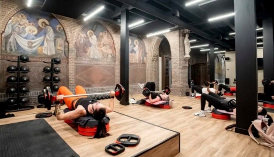 En lugar de un sermón, un entrenamiento: cómo una antigua iglesia en los Países Bajos se convirtió en un gimnasio