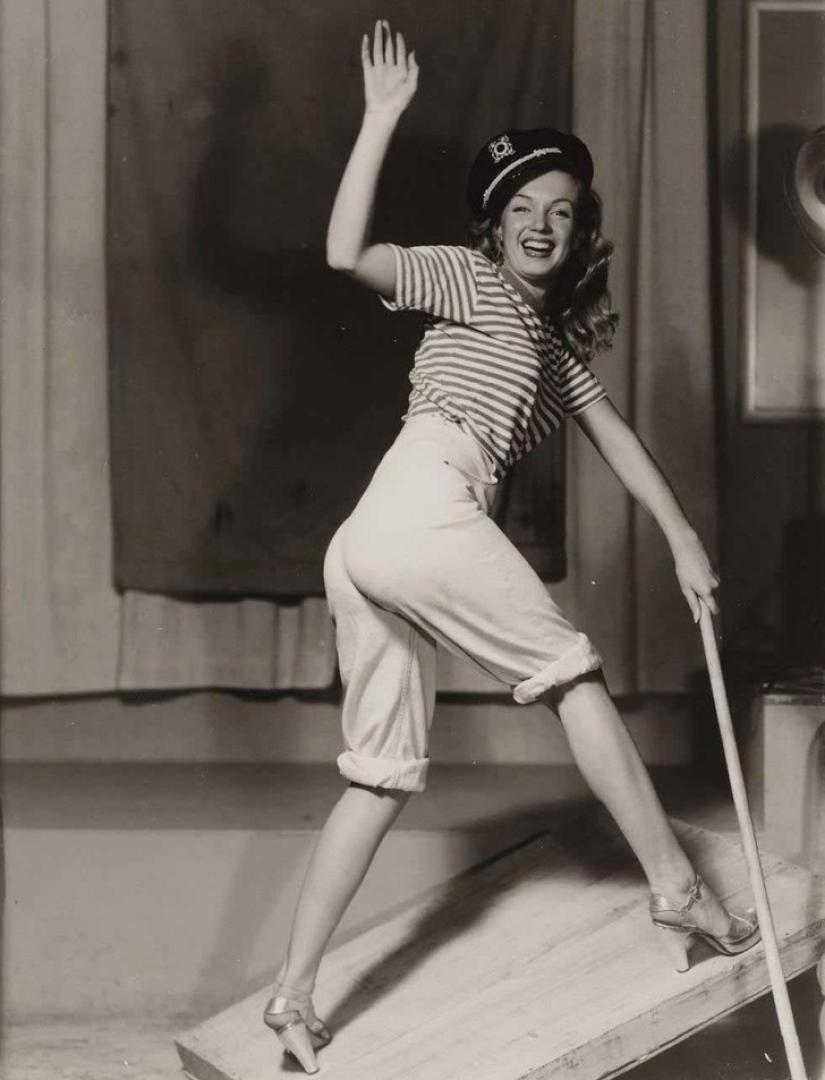 Erotic 18 rare photographs of Marilyn Monroe in the beginning of her career Erotic 18 rare photographs of Marilyn Monroe in the beginning of her career