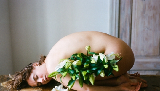 Erotic female portraits by Federico Ravasio
