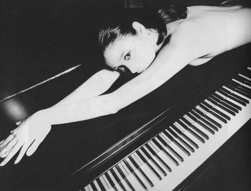 Erotic works of classic Japanese photography by Yoshihiro Tatsuki Erotic works of classic Japanese photography by Yoshihiro Tatsuki